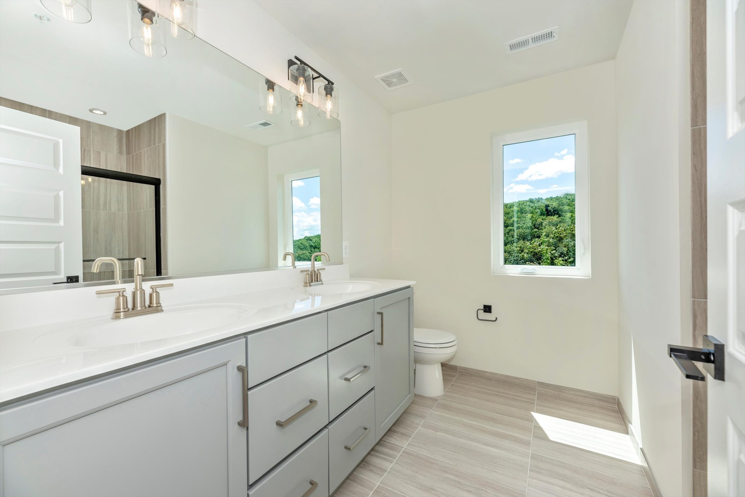 Aspen bathroom New Home by Ryan Legacy Builders, Frederick & Myersville MD